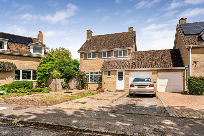 3 Bedroom Link Detached House For Sale In The Butts, Merton, OX25