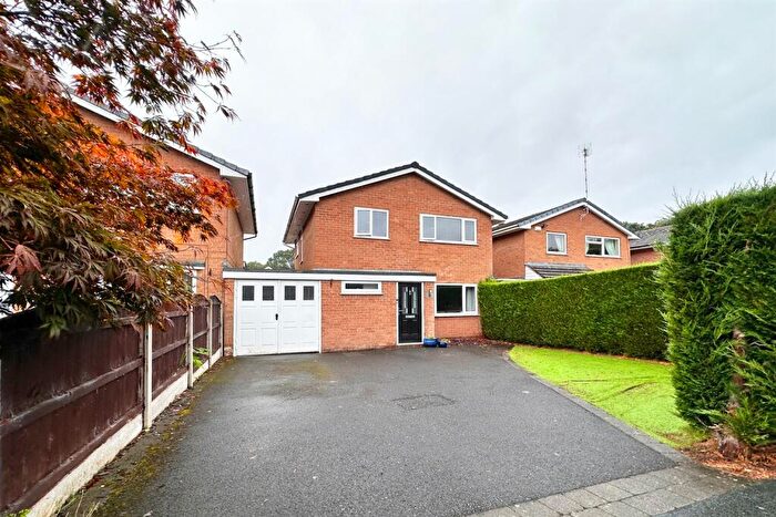 3 Bedroom Detached House For Sale In Holker Close, Poynton, SK12