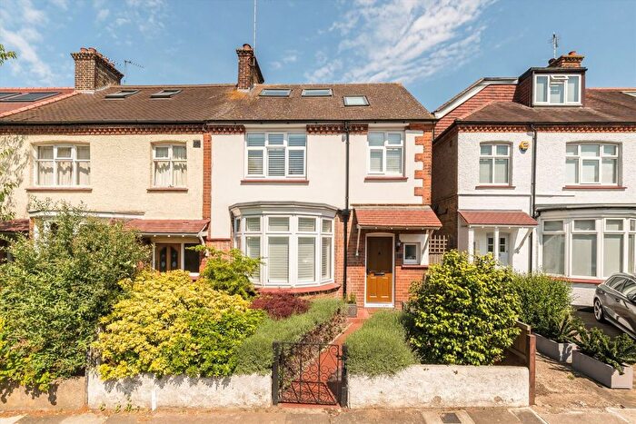 4 Bedroom Property To Rent In Harrow View Road, Ealing, W5