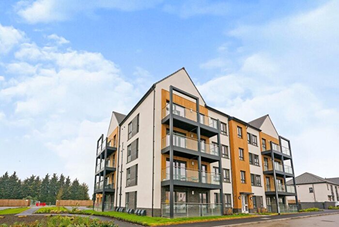 2 Bedroom Apartment To Rent In Barrington Way, Leeds, West Yorkshire, LS15