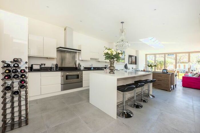 5 Bedroom Terraced House To Rent In Townshend Road, Richmond, TW9