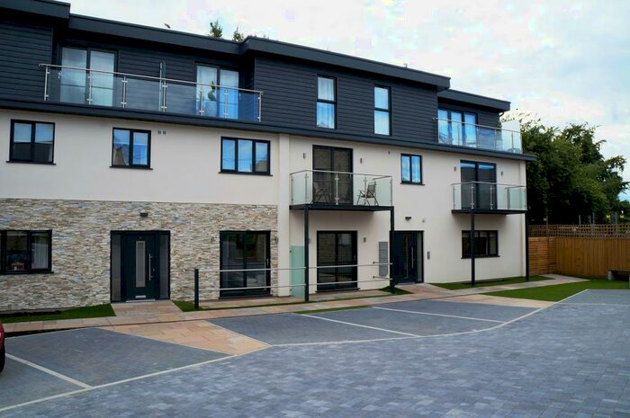 2 Bedroom Apartment To Rent In Admiral Court, Dark Lane, OX28