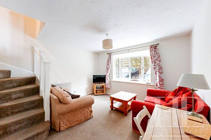 2 Bedroom End Of Terrace House To Rent In Dakin Close, Maidenbower, RH10