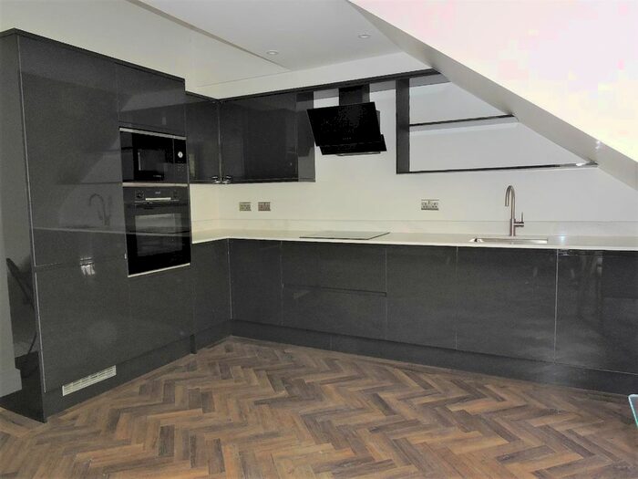 1 Bedroom Flat To Rent In High Road, London, N2