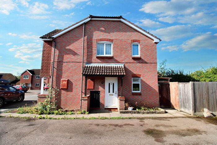 1 Bedroom Maisonette For Sale In Walnut Tree Close, Stevenage, SG2