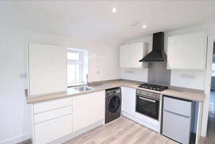 1 Bedroom Flat To Rent In Totteridge Road, High Wycombe, HP13