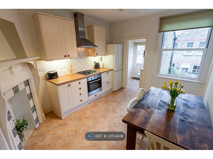 2 Bedroom Maisonette To Rent In Idlecombe Road, London, SW17