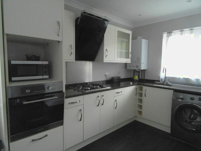 1 Bedroom Flat To Rent In Cypress Road, London, SE25