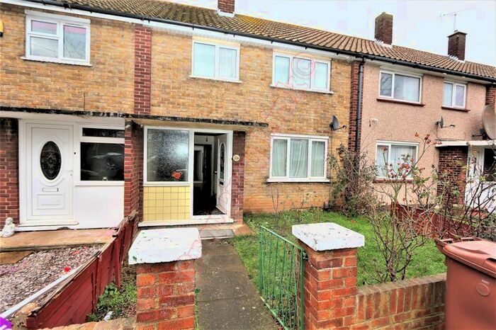 2 Bedroom Property To Rent In Auckland Close, Tilbury, RM18