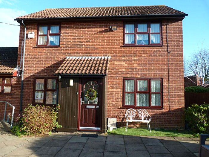 1 Bedroom Flat For Sale In Grosvenor Road, Broadstairs, CT10