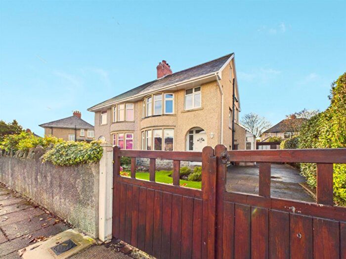 4 Bedroom Semi-Detached House For Sale In Scafell Avenue, Morecambe, LA4