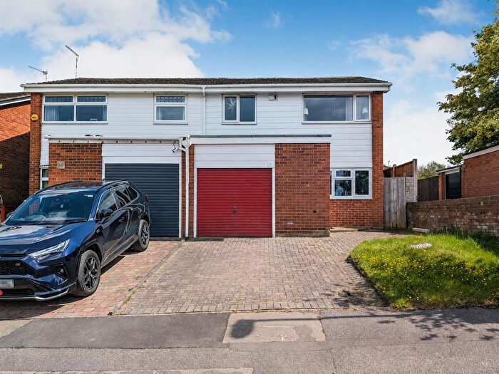 3 Bedroom Semi-Detached House For Sale In Alex Grierson Close, Binley, Coventry, CV3