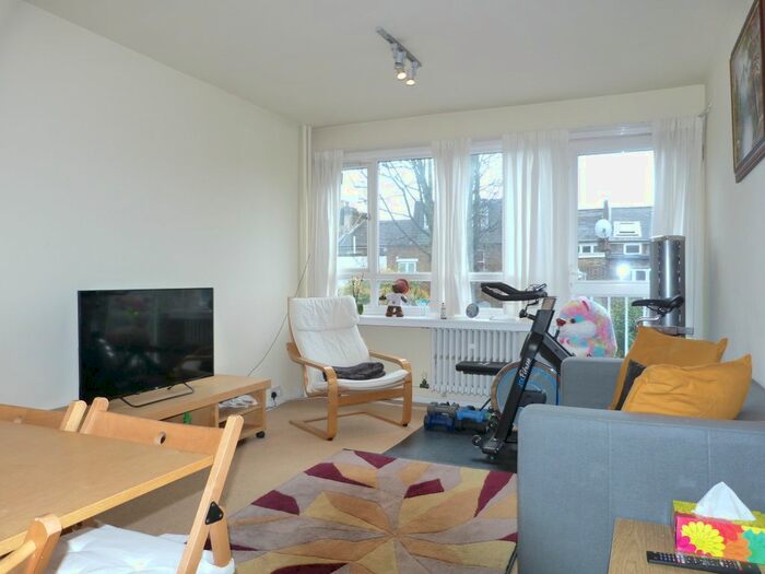 1 Bedroom Flat To Rent In Rockley Road, London, W14