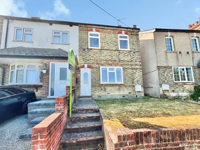 3 Bedroom End Of Terrace House For Sale In Wested Lane, Swanley, Kent, BR8