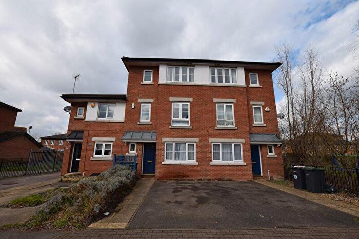 4 Bedroom Town House To Rent In Acorn Way, Bedford, MK42
