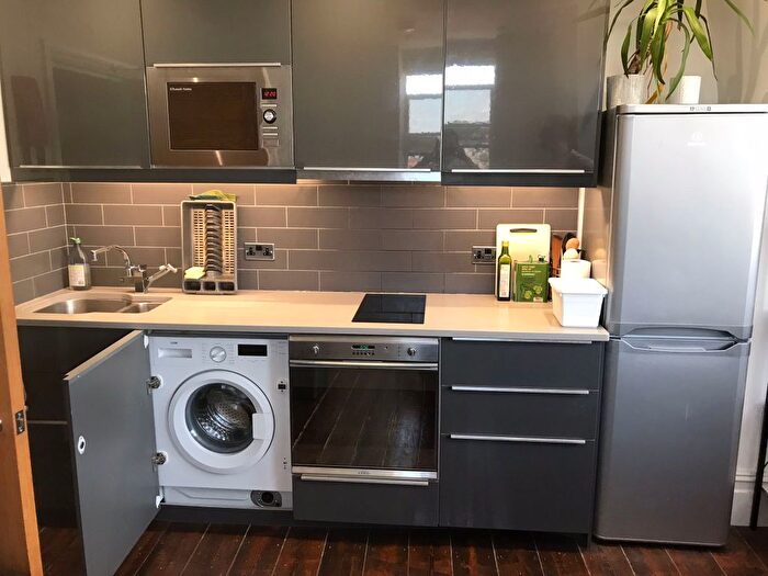 1 Bedroom Flat To Rent In Royal College Street, London, NW1