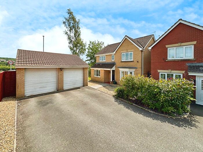 4 Bedroom Detached House For Sale In Pwll Yr Allt, Tir-y-berth, CF82
