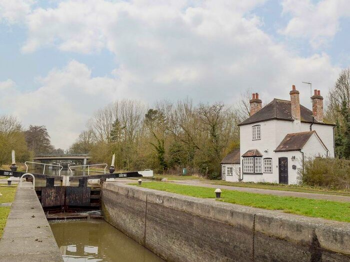 2 Bedroom Cottage To Rent In Hatton Bottom Lock, Warwick, CV35