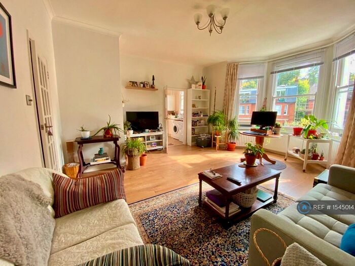 2 Bedroom Flat To Rent In Victoria Crescent, London, SE19