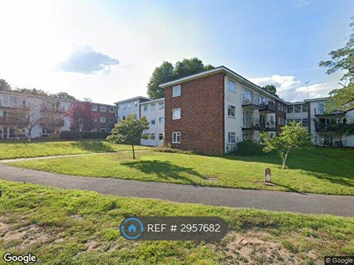 2 Bedroom Flat To Rent In Copperdale Close, Earley, Reading, RG6