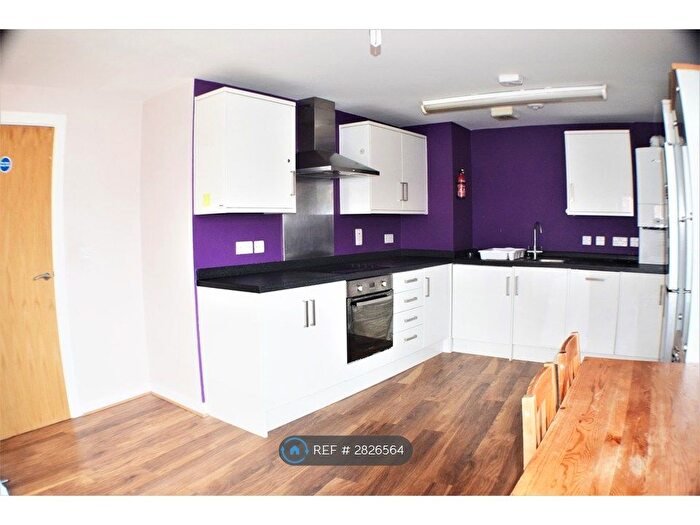 3 Bedroom Flat To Rent In London, London, E1W