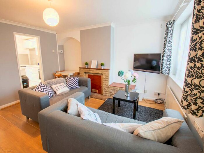 4 Bedroom Property To Rent In Bramshaw Road, Canterbury, Kent CT2