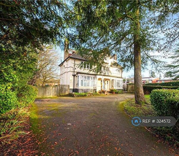 2 Bedroom Flat To Rent In Carew Road, Northwood, HA6