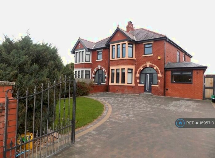 5 Bedroom Semi-Detached House To Rent In Lytham Road, Blackpool, FY4