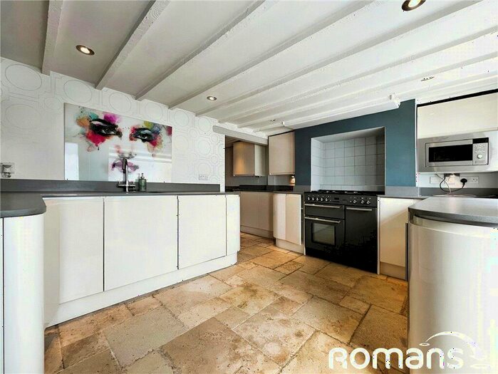 2 Bedroom Cottage To Rent In Cookham, High Street, SL6