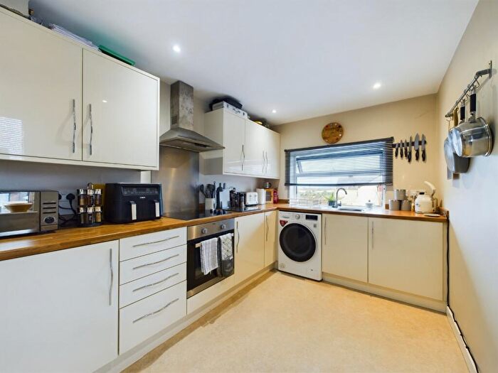 2 Bedroom Maisonette For Sale In Station Road, Long Buckby, NN6