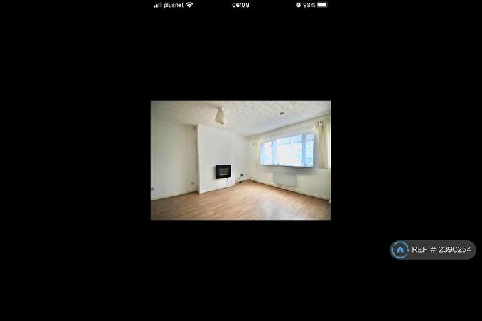 1 Bedroom Flat To Rent In Western Road, Billericay, CM12