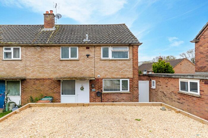2 Bedroom Semi Detached House For Sale In Longcroft Road, Maple Cross, WD3