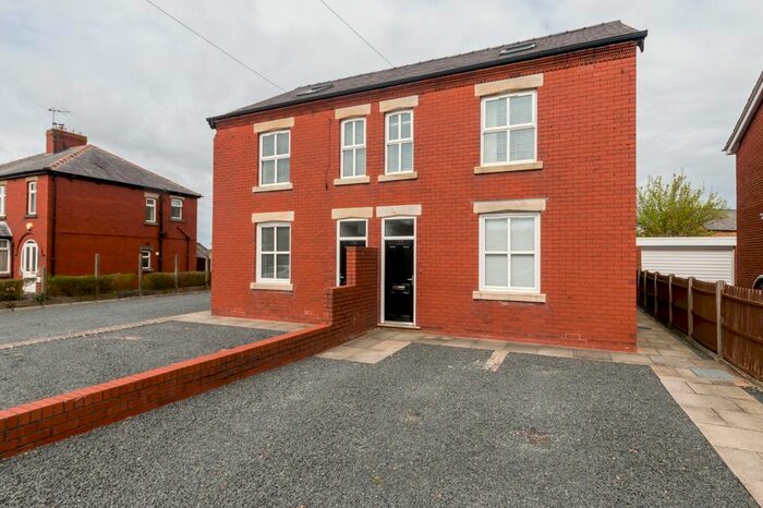 2 Bedroom Flat To Rent In Towngate, Eccleston, PR7