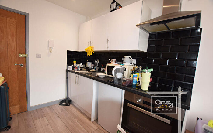 Studio To Rent In |Ref. |, London Road, Southampton, SO15