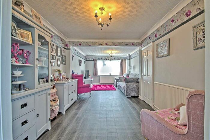 3 Bedroom Semi-Detached House To Rent In Lansbury Drive, Hayes, UB4