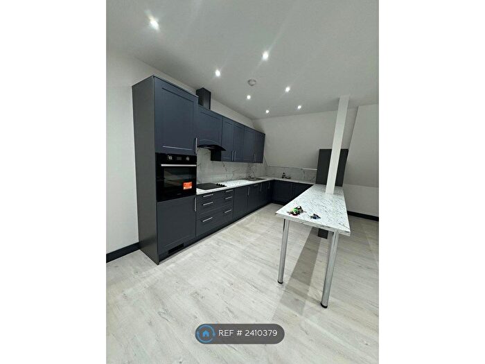 2 Bedroom Flat To Rent In Cliff Gardens, Scunthorpe, DN15