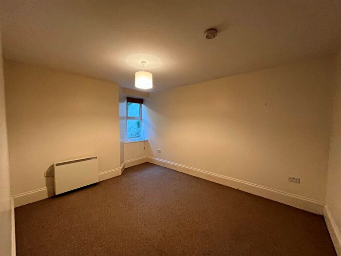 1 Bedroom Flat To Rent In Flat Rossmore Mansions, Paragon Road, Weston-Super-Mare, BS23