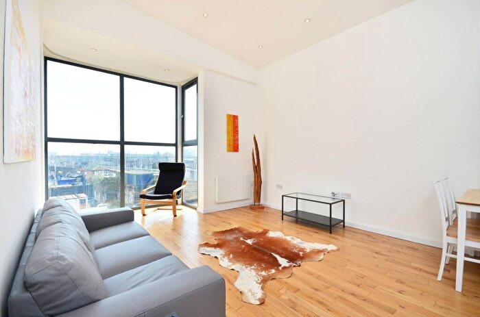 1 Bedroom Flat For Sale In Embassy Court, Brady Street, Bethnal Green, London, E1