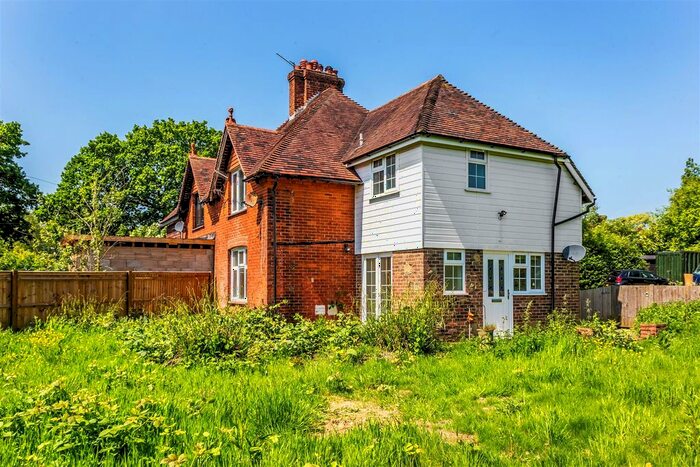 3 Bedroom Semi-Detached House For Sale In Spout Lane, Crockham Hill, Edenbridge, TN8
