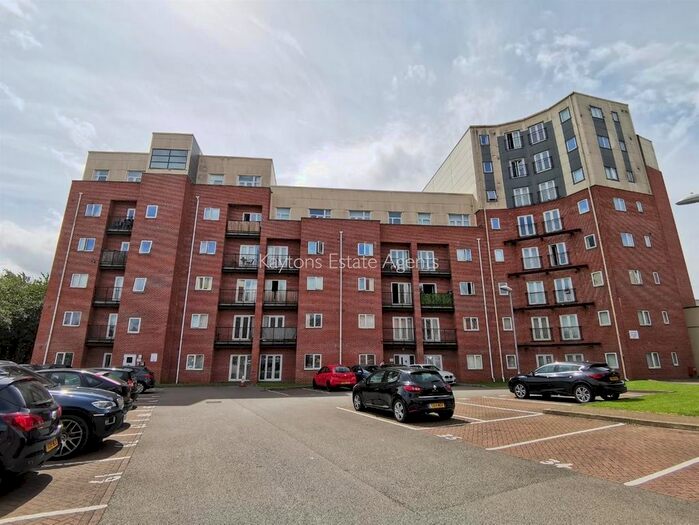 3 Bedroom Flat To Rent In Hessel Street, Salford, M50