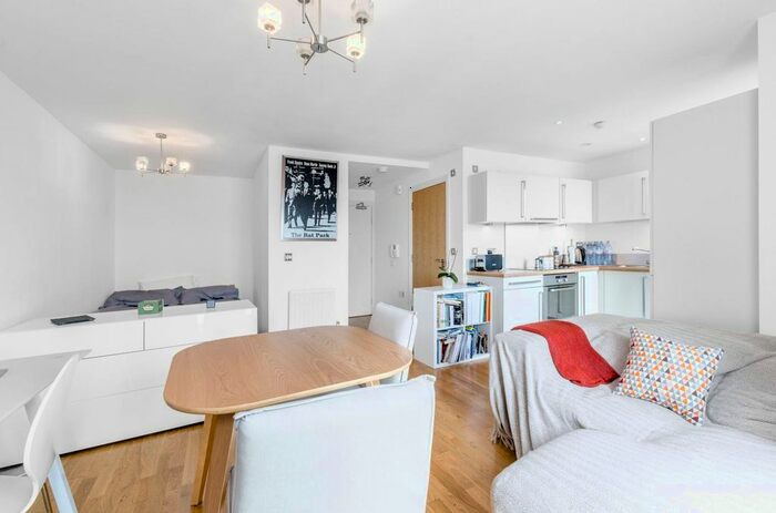 Studio To Rent In Oval Road, Camden, London, NW1
