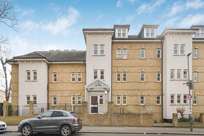 2 Bedroom Flat To Rent In Boundaries Road, Balham, SW12