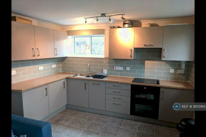 1 Bedroom Flat To Rent In Knatchbull Close, Romsey, SO51