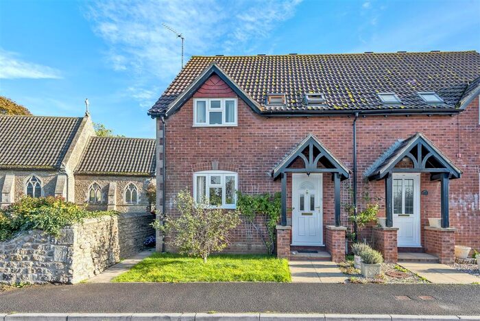 3 Bedroom Semi-Detached House For Sale In Chestnut Drive, Bulkington, Devizes, SN10