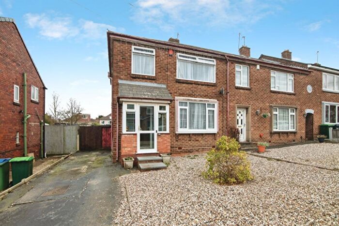 3 Bedroom End Of Terrace House For Sale In Kenelm Road, Oldbury, B68