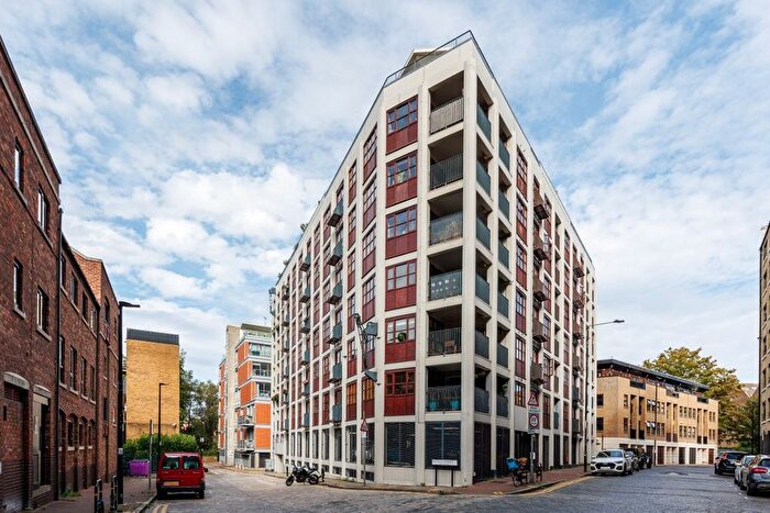 1 Bedroom Flat To Rent In Capstan Court, Wapping Wall, London, E1W