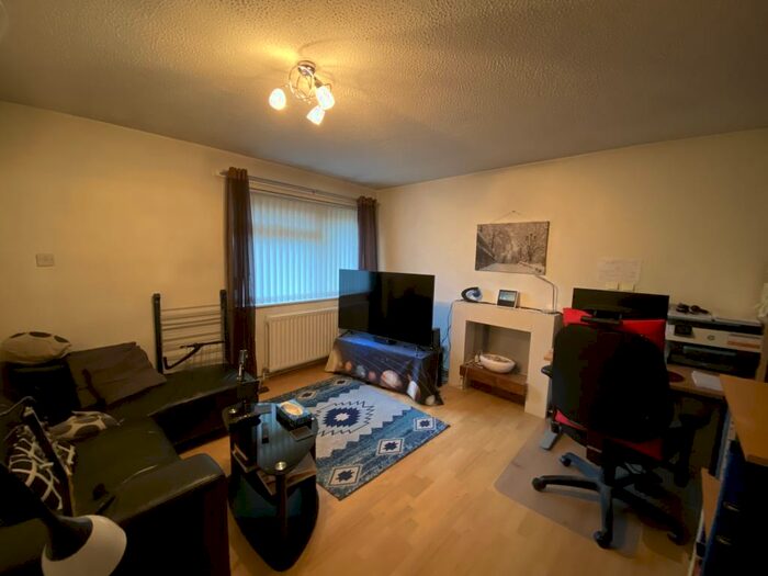 1 Bedroom Maisonette To Rent In Matthew Walk, Cardiff, CF5