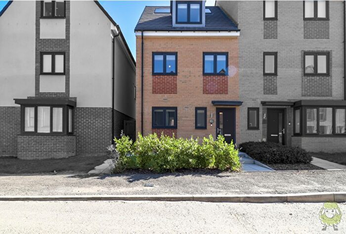 3 Bedroom Semi-detached House For Sale In Rose Hill Drive, South Shields, NE33