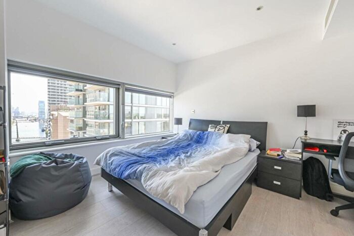 2 Bedroom Flat To Rent In Landmark West Tower, Canary Wharf, London, E14