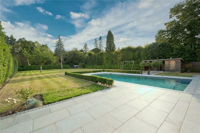 5 Bedroom Detached House To Rent In Chargate Close, Hersham, Walton-on-Thames, Surrey, KT12